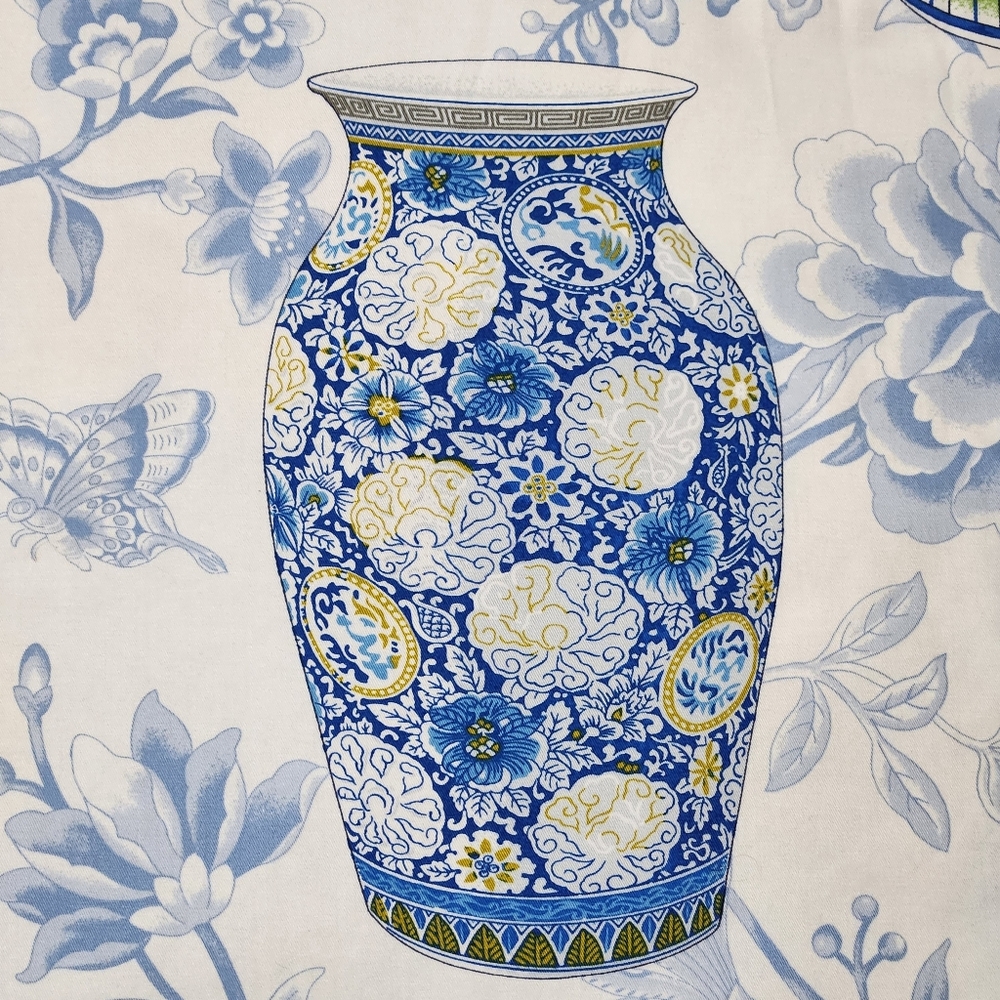 Custom Chinoiserie Ginger Jar Table Topper – 100% Cotton – Green Piping & Tassel - Picture 3 of 10
